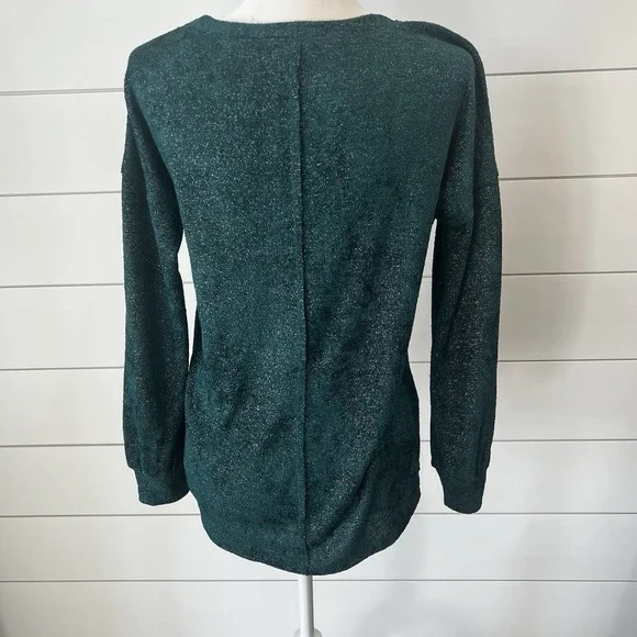 Maurices Women's Green Metallic Crochet trim Long sleeve Top Medium NWOT - Picture 5 of 9
